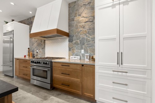 103 Witherby Road, Gibsons, BC - Indoor Photo Showing Kitchen