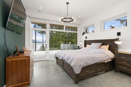 103 Witherby Road, Gibsons, BC - Indoor Photo Showing Bedroom