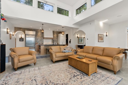 103 Witherby Road, Gibsons, BC - Indoor Photo Showing Living Room