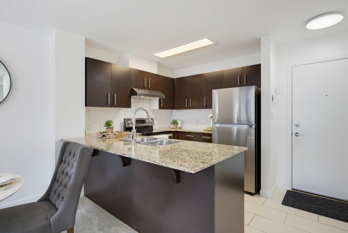 412-11665 Haney Bypass, Maple Ridge, BC - Indoor Photo Showing Kitchen With Double Sink With Upgraded Kitchen