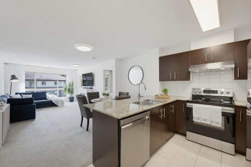 412-11665 Haney Bypass, Maple Ridge, BC - Indoor Photo Showing Kitchen With Double Sink With Upgraded Kitchen