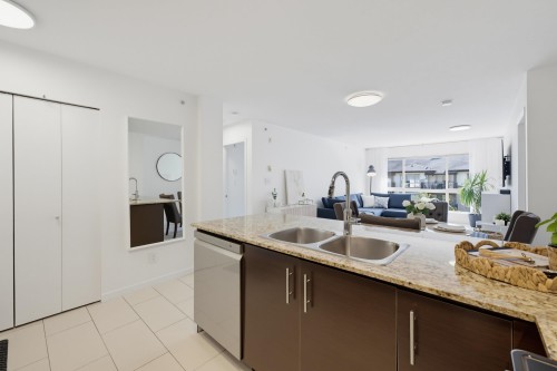 412-11665 Haney Bypass, Maple Ridge, BC - Indoor Photo Showing Kitchen With Double Sink