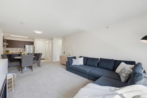 412-11665 Haney Bypass, Maple Ridge, BC - Indoor Photo Showing Living Room