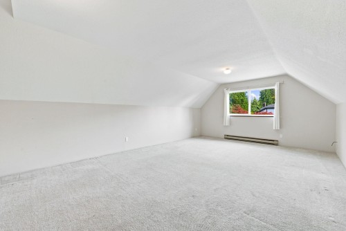 5519 Cliffridge Place, North Vancouver, BC - Indoor Photo Showing Other Room