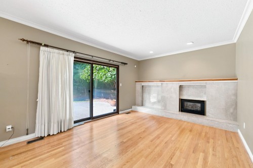 5519 Cliffridge Place, North Vancouver, BC - Indoor Photo Showing Other Room With Fireplace
