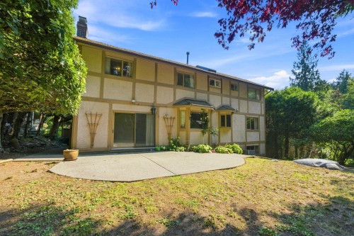 5519 Cliffridge Place, North Vancouver, BC - Outdoor