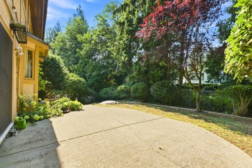 5519 Cliffridge Place, North Vancouver, BC - Outdoor