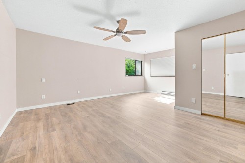 5519 Cliffridge Place, North Vancouver, BC - Indoor Photo Showing Other Room