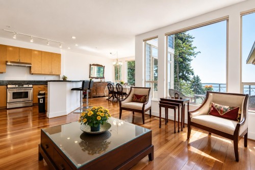 2462 Shadbolt Lane, West Vancouver, BC - Indoor