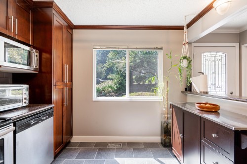241B Evergreen Drive, Port Moody, BC - Indoor Photo Showing Kitchen