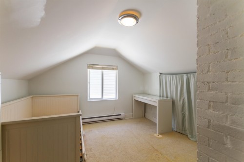 136 45Th Avenue E, Vancouver, BC - Indoor Photo Showing Other Room