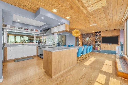 1315 Tyrol Road, West Vancouver, BC - Indoor