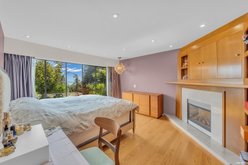 1315 Tyrol Road, West Vancouver, BC - Indoor Photo Showing Other Room With Fireplace