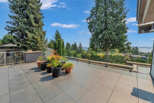 1315 Tyrol Road, West Vancouver, BC - Outdoor