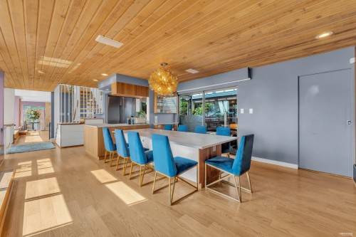 1315 Tyrol Road, West Vancouver, BC - Indoor Photo Showing Dining Room