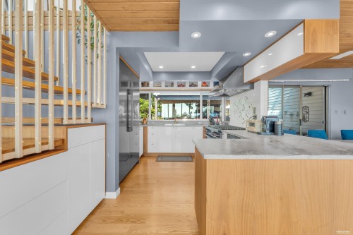 1315 Tyrol Road, West Vancouver, BC - Indoor Photo Showing Other Room
