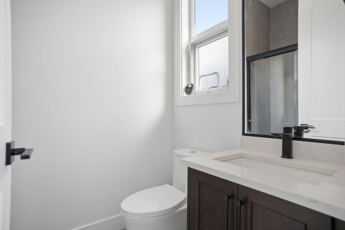 416 Trinity Street, Coquitlam, BC - Indoor Photo Showing Bathroom