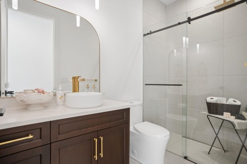 416 Trinity Street, Coquitlam, BC - Indoor Photo Showing Bathroom