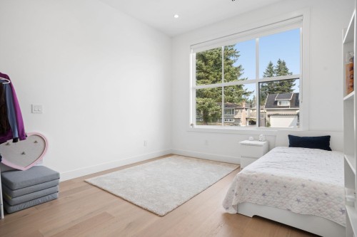 416 Trinity Street, Coquitlam, BC - Indoor Photo Showing Bedroom