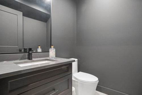 416 Trinity Street, Coquitlam, BC - Indoor Photo Showing Bathroom