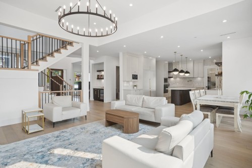 416 Trinity Street, Coquitlam, BC - Indoor Photo Showing Living Room