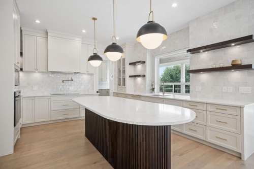 416 Trinity Street, Coquitlam, BC - Indoor Photo Showing Kitchen With Upgraded Kitchen