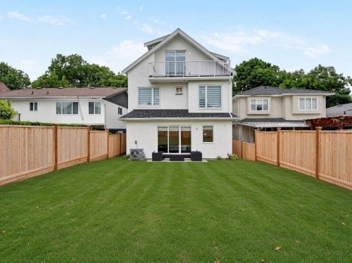 2-2254 24Th Avenue E, Vancouver, BC - Outdoor With Backyard