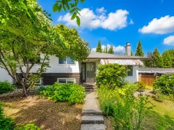 8259 10th Avenue Burnaby, BC V3N 2S6