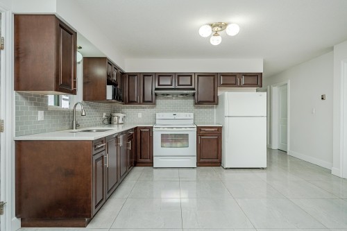6074 Sherbrooke Street, Vancouver, BC - Indoor Photo Showing Kitchen