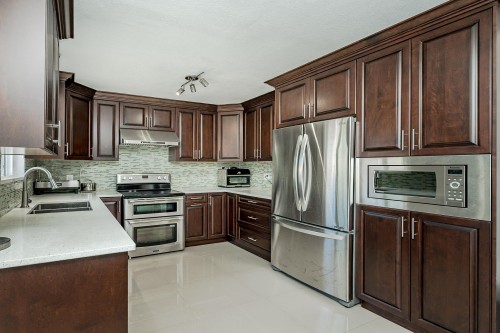 6074 Sherbrooke Street, Vancouver, BC - Indoor Photo Showing Kitchen With Double Sink