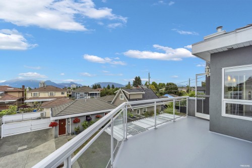 2381 40Th Avenue E, Vancouver, BC - Outdoor