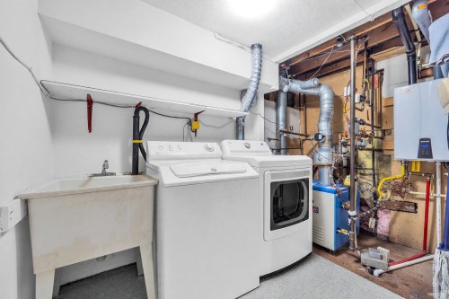 2381 40Th Avenue E, Vancouver, BC - Indoor Photo Showing Laundry Room