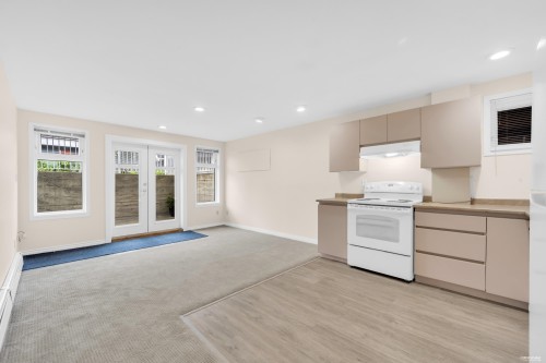 2381 40Th Avenue E, Vancouver, BC - Indoor Photo Showing Kitchen
