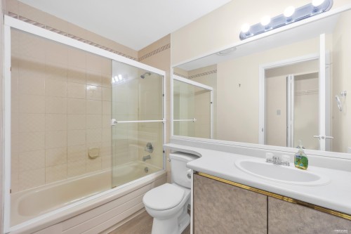2381 40Th Avenue E, Vancouver, BC - Indoor Photo Showing Bathroom