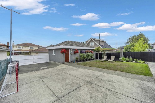 2381 40Th Avenue E, Vancouver, BC - Outdoor
