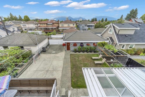 2381 40Th Avenue E, Vancouver, BC - Outdoor