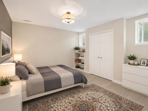 1981 Parkway Boulevard, Coquitlam, BC - Indoor Photo Showing Bedroom