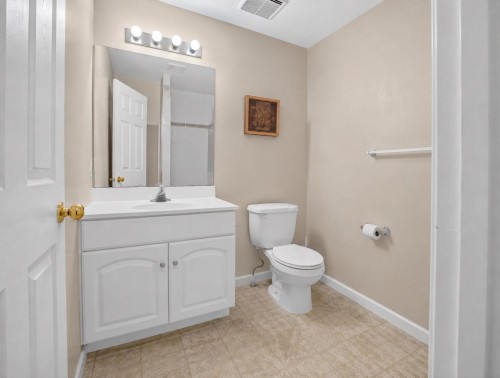 1981 Parkway Boulevard, Coquitlam, BC - Indoor Photo Showing Bathroom
