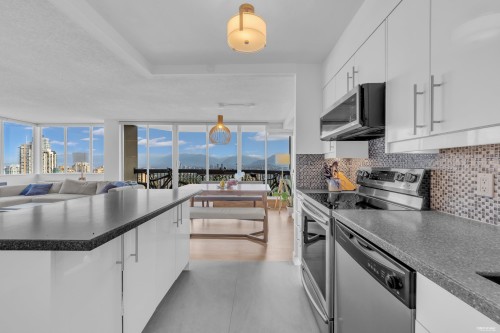 2006-6540 Burlington Avenue  Burnaby, BC V5H 4G3
