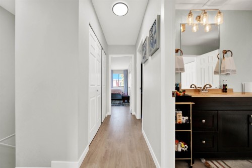 21-10680 Springmont Drive, Richmond, BC - Indoor Photo Showing Other Room