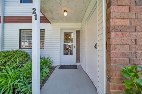 21-10680 Springmont Drive, Richmond, BC -  With Exterior