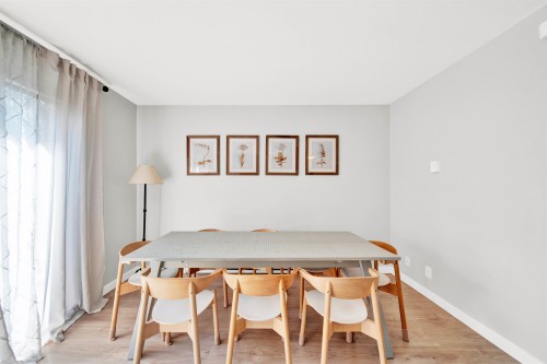 21-10680 Springmont Drive, Richmond, BC - Indoor Photo Showing Dining Room