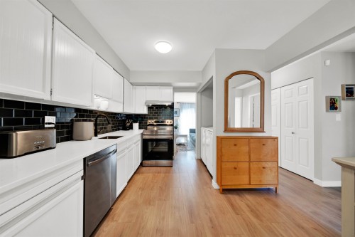 21-10680 Springmont Drive, Richmond, BC - Indoor Photo Showing Kitchen