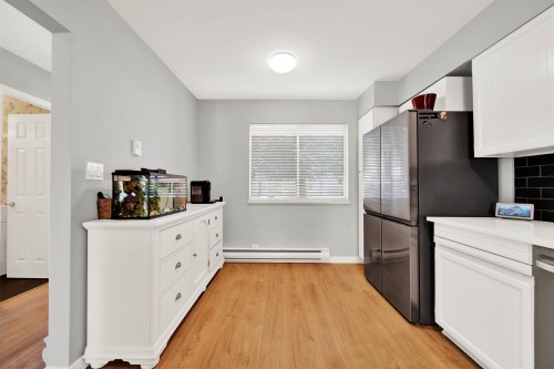 21-10680 Springmont Drive, Richmond, BC - Indoor Photo Showing Kitchen