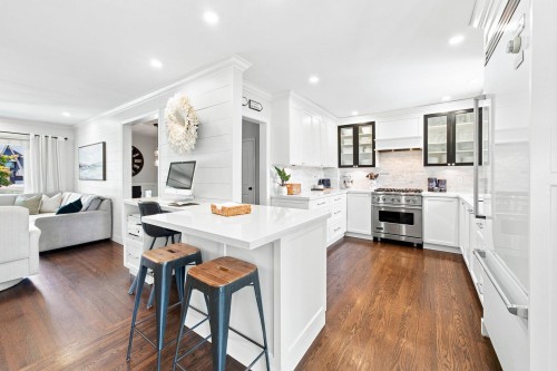 2282 Stanwood Avenue, Coquitlam, BC - Indoor Photo Showing Kitchen