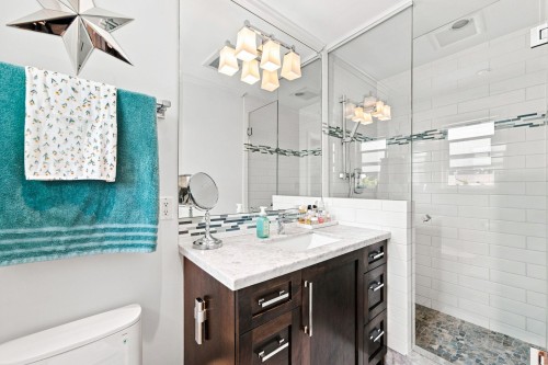 2282 Stanwood Avenue, Coquitlam, BC - Indoor Photo Showing Bathroom