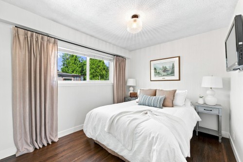 2282 Stanwood Avenue, Coquitlam, BC - Indoor Photo Showing Bedroom