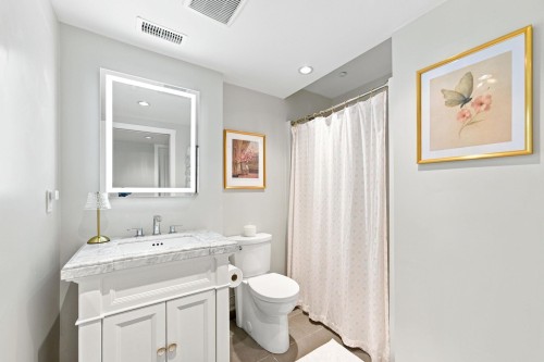 2282 Stanwood Avenue, Coquitlam, BC - Indoor Photo Showing Bathroom
