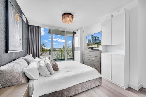 302-6633 Pearson Way, Richmond, BC - Indoor Photo Showing Bedroom