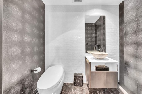 302-6633 Pearson Way, Richmond, BC - Indoor Photo Showing Bathroom